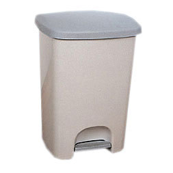 Cubo Cuadrado Con Pedal Ref. PN.025
