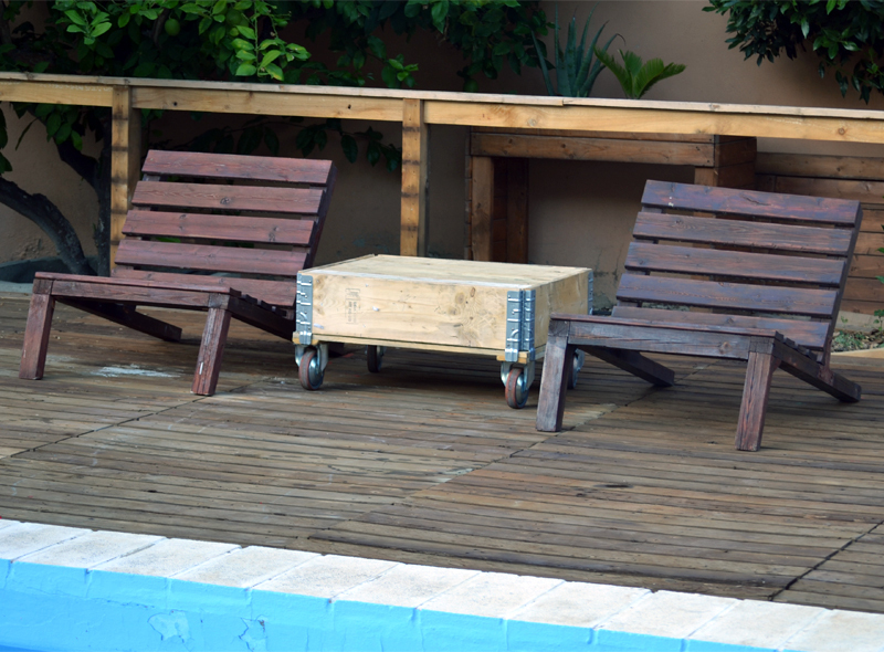 Mesa 80x60 C/Ruedas Cerco con Ruedas