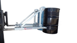 Implemento Tipo Pinzas para Carretilla 2 Bidones Ref.10177