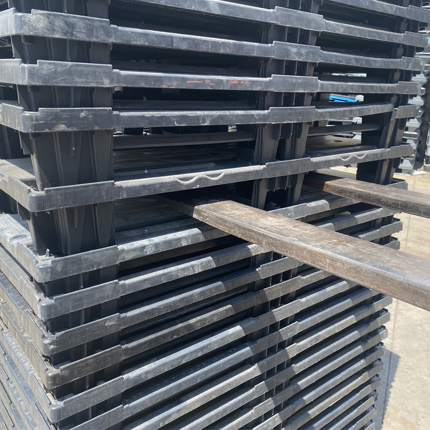 Palet de Plástico 80x120 Semi Nuevo Encajable y Apilable 