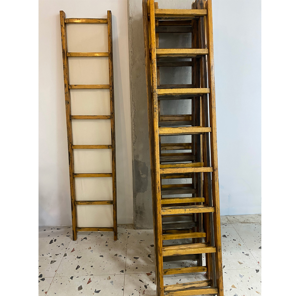Escaleras Antiguas Decorativas de Madera