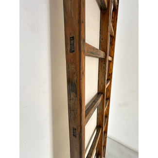 Escaleras Antiguas Decorativas de Madera