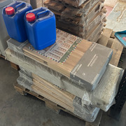 Lote de varios muebles en madera maciza de pino
