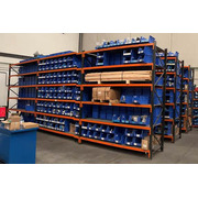 Lote estanterias y gavetas usadas