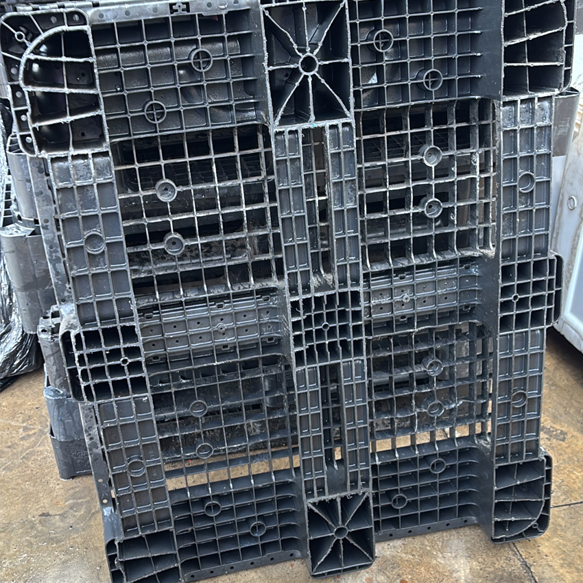 Lote de Palets Plásticos Usados 100 x 120 cm 2ª Base IBC 