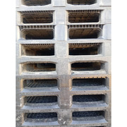 Lote de palets de plástco abiertos 100 x 120 cm usados