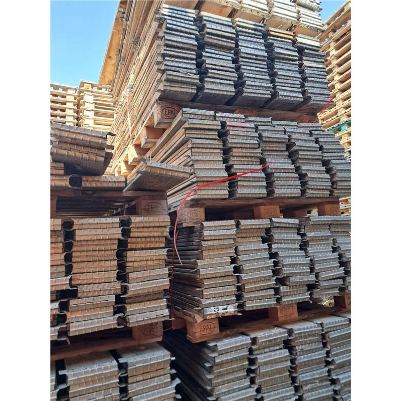 Lote 466 Collares de Madera Plegables Usados 80x120 cm 