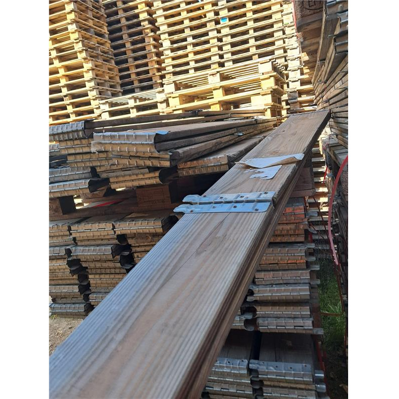 Lote 466 Collares de Madera Plegables Usados 80x120 cm 