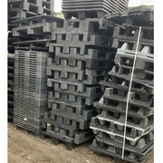 Lote de 1000 palets plásticos varios modelos 80 x 120 cm usados