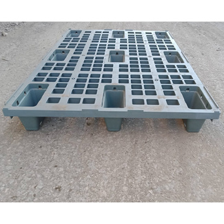 Lote de 1700 Palets con 9 Pies Encajables 80 x 120 cm Usados 