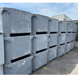 Lote de 150 Contenedores Apilables Grises Usados 