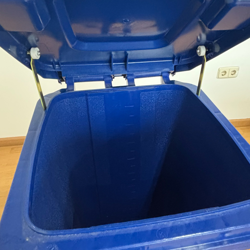 Contenedor de Basura Azul con Pedal de Metal de 120 litros  
