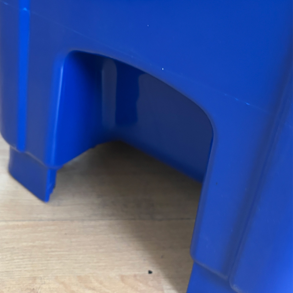 Contenedor de Basura Azul con Pedal de Metal de 120 litros  