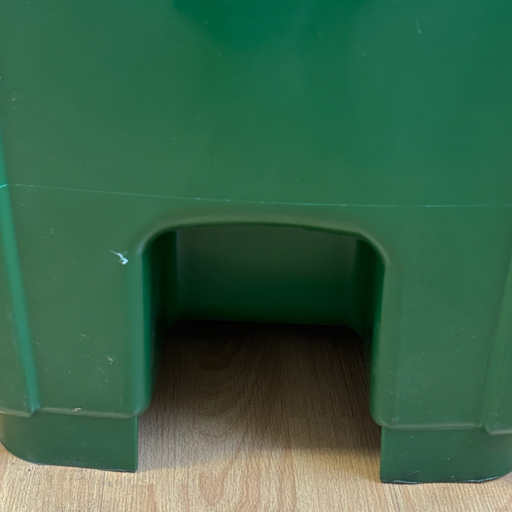 Contenedor de Basura con Pedal Metálico de 120 litros 