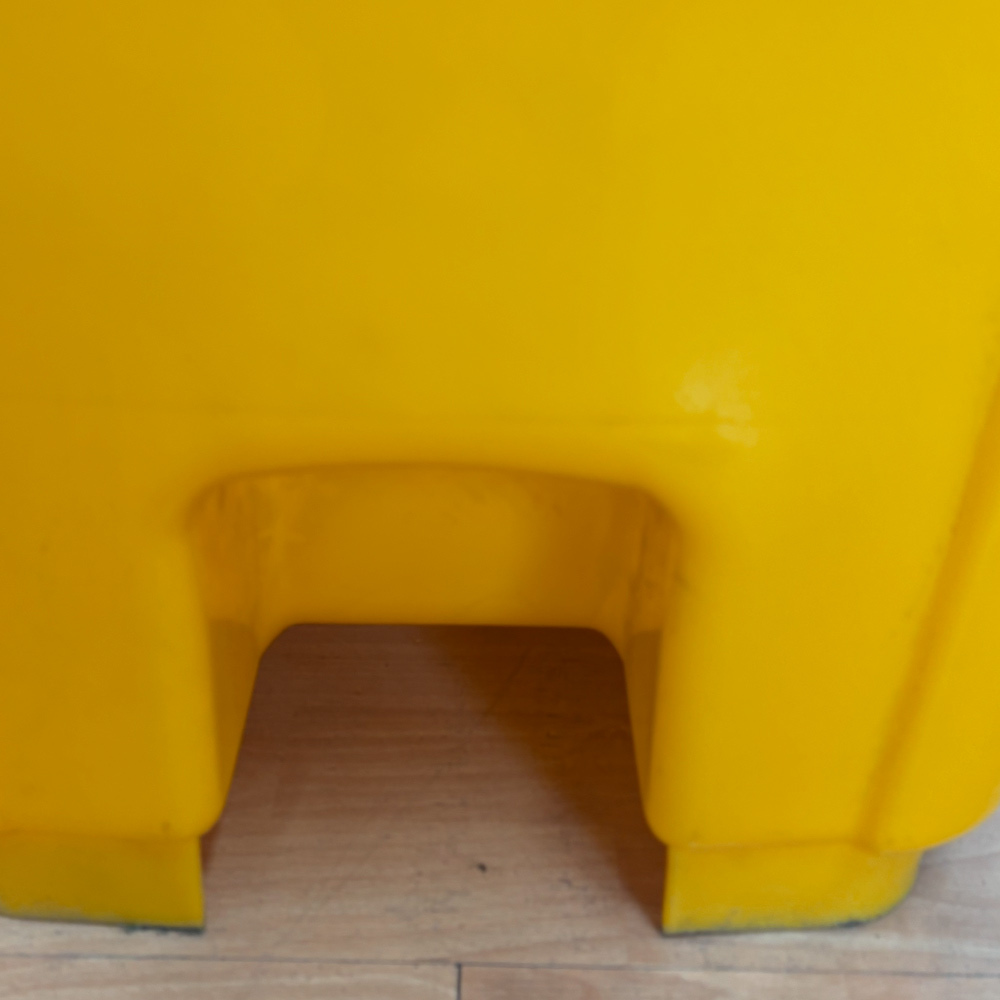 Contenedor de Residuos 240 litros Amarillo con Pedal Metálico 
