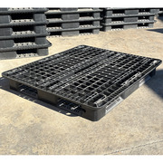 Lote 400 Palets Superficie Rejada Usados 110 x 130 cm 
